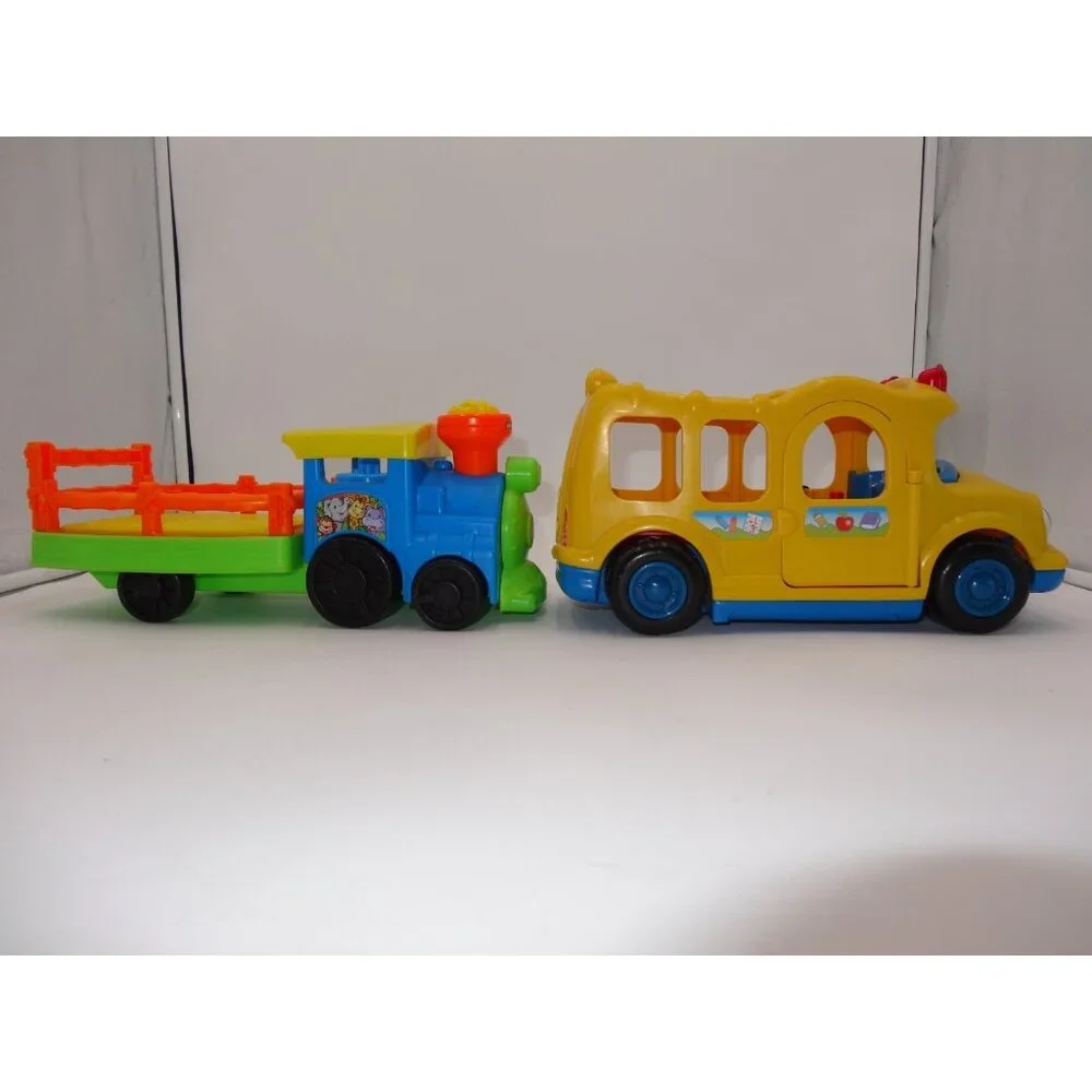 Fisher-Price Little People‎ Choo-Choo Zoo Train Conductor 3 Animals School Bus